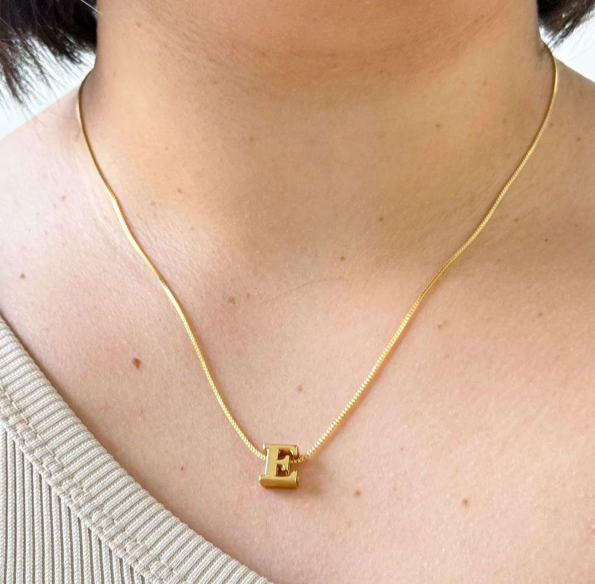 colar personalizado letras pequenas